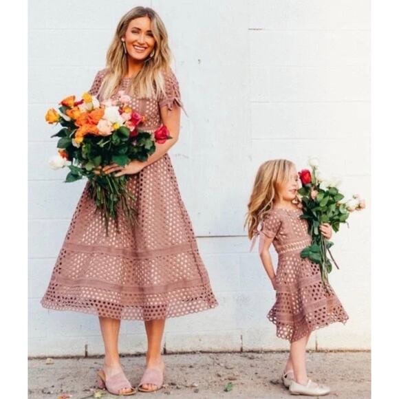 Ivy City Co Dresses & Skirts - IVY CITY CO. Vera Midi Dress Mauve Mommy & Me Size Medium Eyelet Bows Romantic